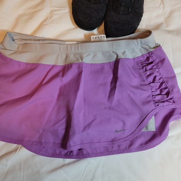 Nike Dry Fit Purple & Grey Running Skort in Size Large - Picture 1 of 8